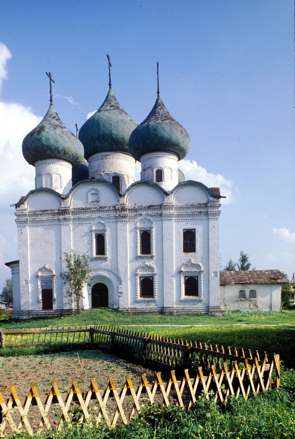 Kargopol
Russia. Arkhangelsk Region. Kargopol District
Church of the Resurrection
1998-06-16
© Photographs by William Brumfield