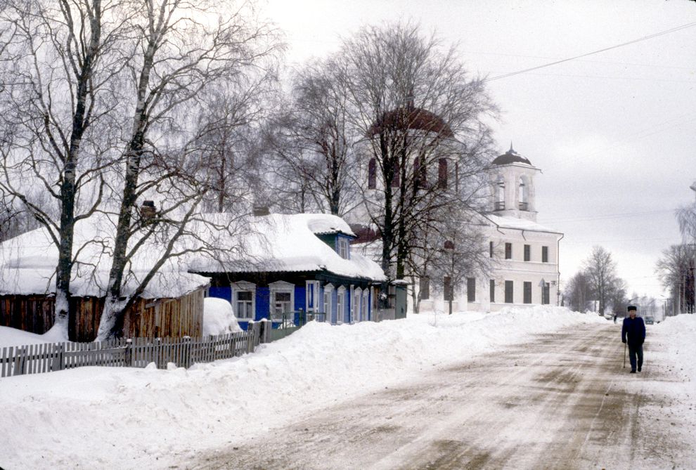 Kargopol
Russia. Arkhangelsk Region. Kargopol District
Church of Saints Zosima and SavvatyKrasnaia Gorka street 8
1998-02-27
© Photographs by William Brumfield