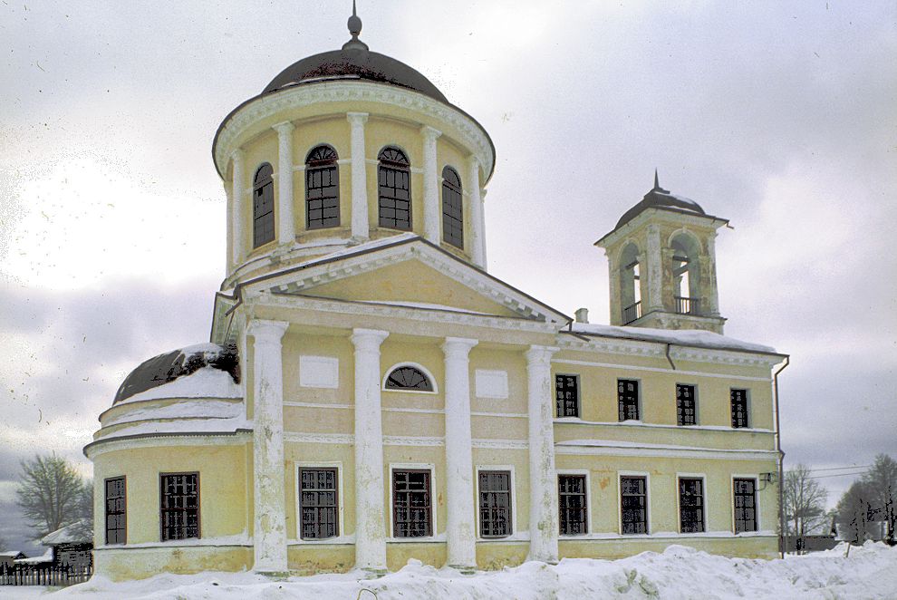 Kargopol
Russia. Arkhangelsk Region. Kargopol District
Church of Saints Zosima and SavvatyKrasnaia Gorka street 8
1998-02-27
© Photographs by William Brumfield