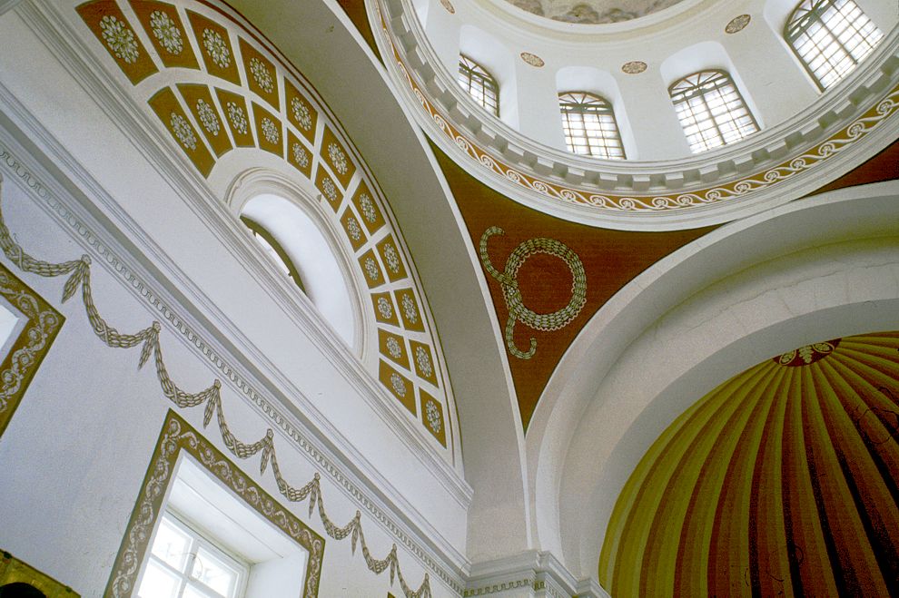 Kargopol
Russia. Arkhangelsk Region. Kargopol District
Church of Saints Zosima and SavvatyKrasnaia Gorka street 8
Interior. Vaults
1998-02-27
© Photographs by William Brumfield