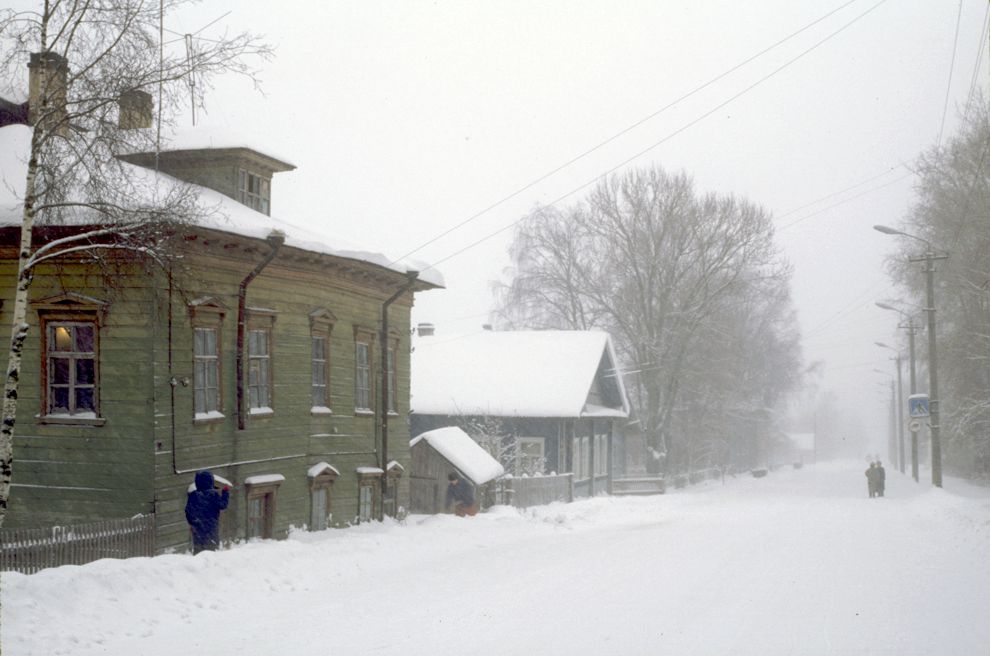Kargopol
Russia. Arkhangelsk Region. Kargopol District
Serkhov house, 19 c.
1999-01-04
© Photographs by William Brumfield