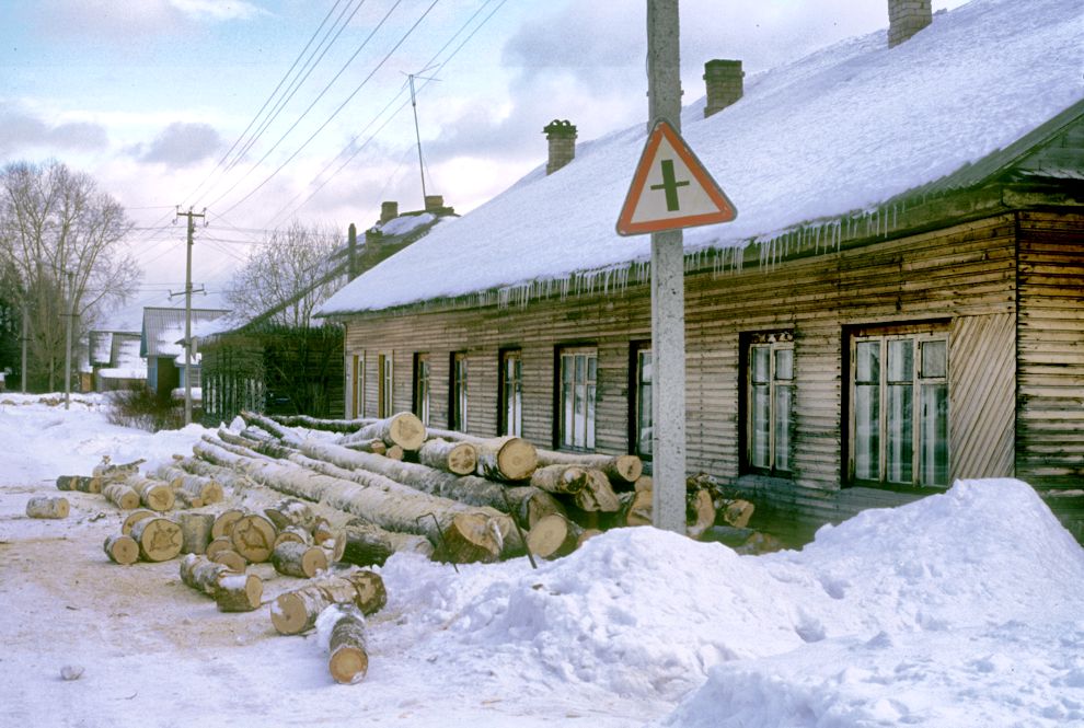 Каргополь, г.
Россия. Архангельская обл.. Каргопольский р-н
Виды Каргополя
Деревянные дома
1998-02-27
© Фотографии Уильяма Брумфилда