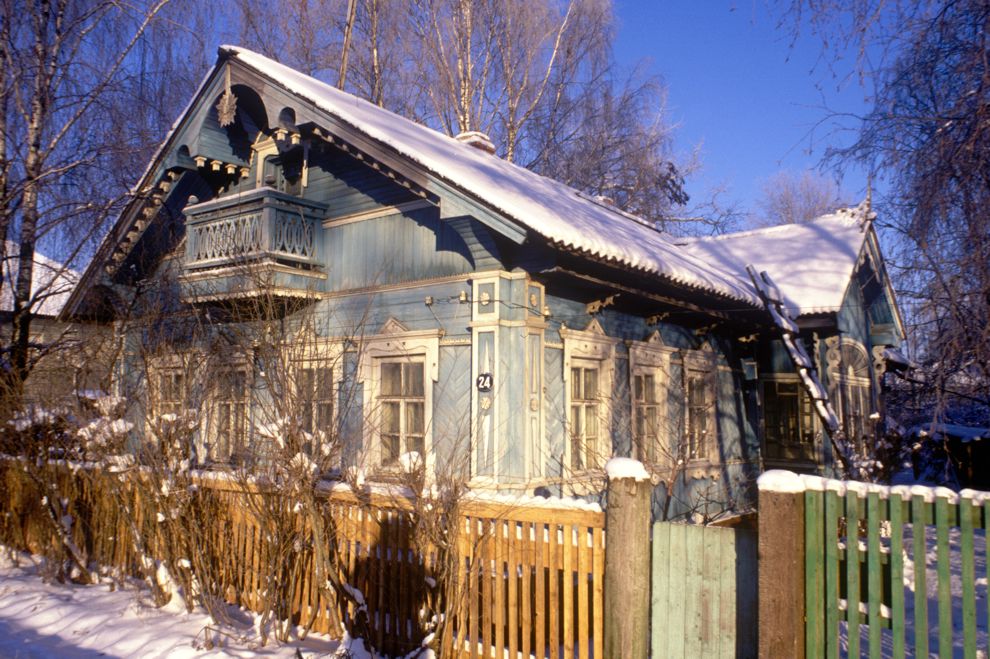 Kargopol
Russia. Arkhangelsk Region. Kargopol District
Wooden house
1999-11-25
© Photographs by William Brumfield