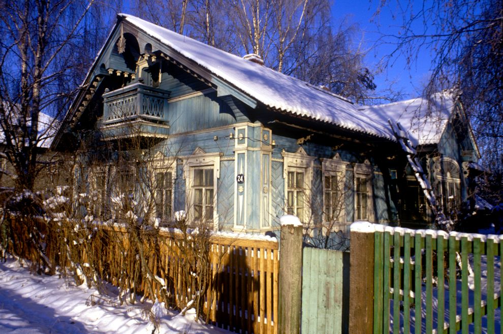 Kargopol
Russia. Arkhangelsk Region. Kargopol District
Wooden house
1999-11-25
© Photographs by William Brumfield