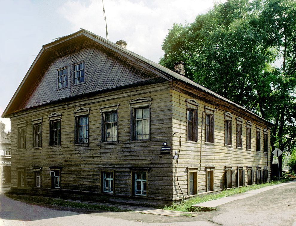 Kargopol
Russia. Arkhangelsk Region. Kargopol District
Log house, 19 c.
1999-07-01
© Photographs by William Brumfield