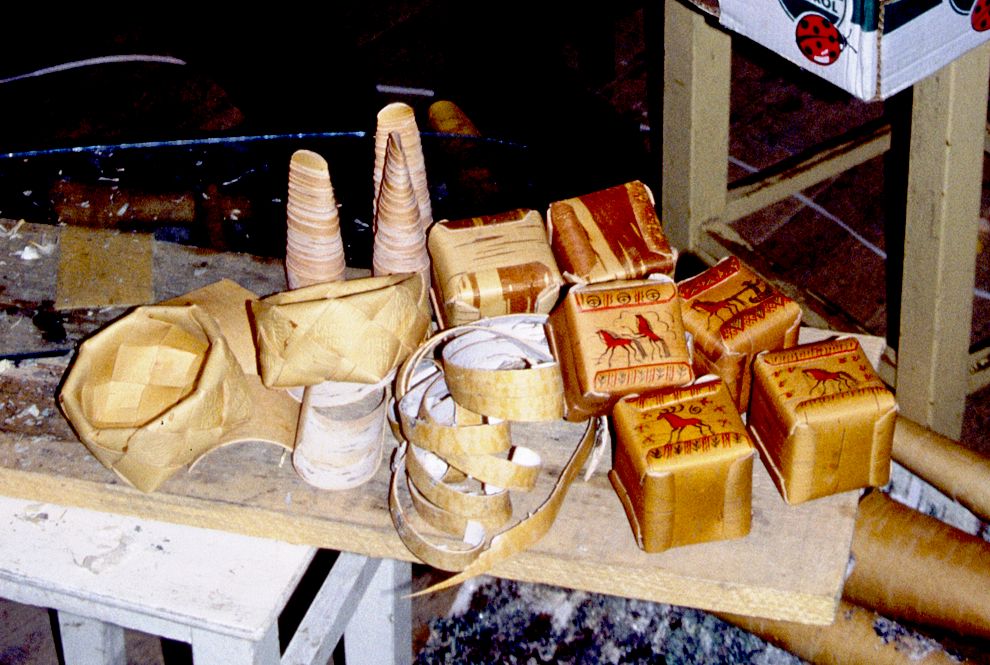 Kargopol
Russia. Arkhangelsk Region. Kargopol District
Vladimir Shevelov house
Craftsman Sergei Kanashev at work
1999-11-25
© Photograph by William Brumfield