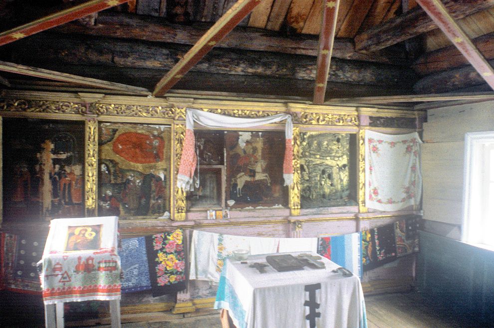 Niz (one of 3 hamlets comprising village of Oshevensk)
Russia. Arkhangelsk Region. Kargopol District
Chapel of Saint George
Interior. Iconostasis
1998-02-28
© Photographs by William Brumfield