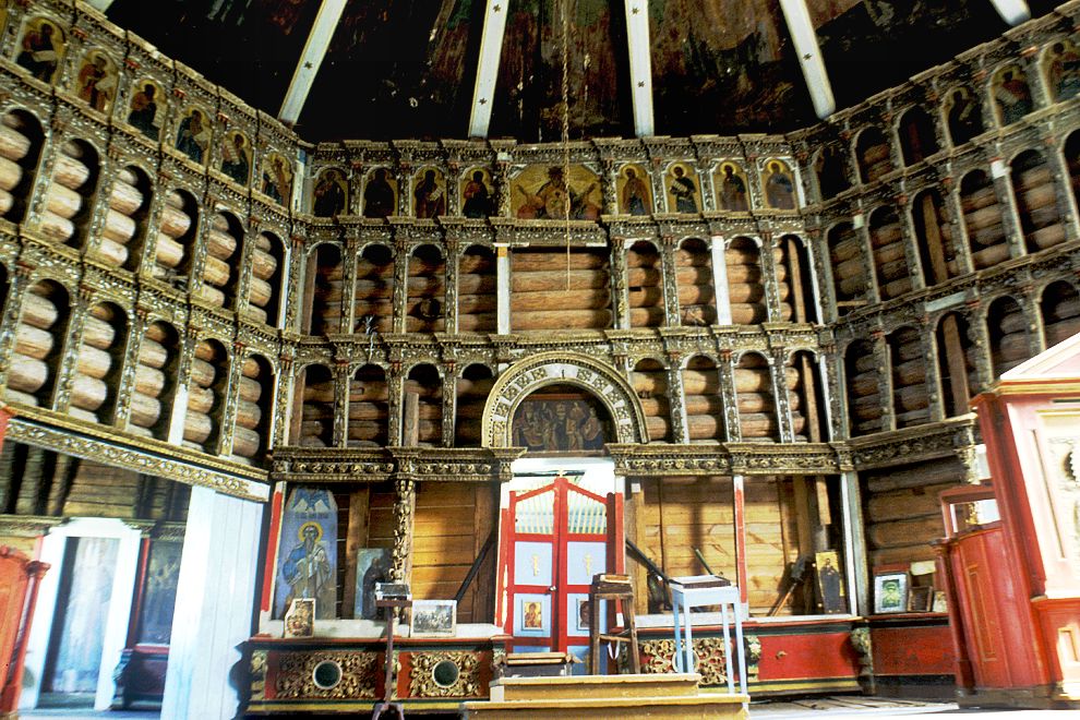 Pogost (one of 3 hamlets comprising village of Oshevensk)
Russia. Arkhangelsk Region. Kargopol District
Church of the Epiphany
Interior. Iconostasis
1998-06-18
© Photographs by William Brumfield