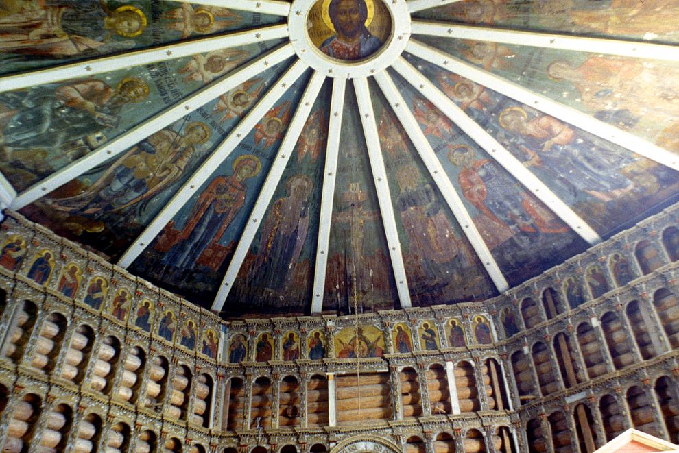 Pogost (one of 3 hamlets comprising village of Oshevensk)
Russia. Arkhangelsk Region. Kargopol District
Church of the Epiphany
Interior. Iconostasis, painted ceiling (Nebo)
1998-06-18
© Photographs by William Brumfield