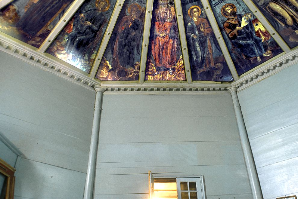 Pogost (one of 3 hamlets comprising village of Oshevensk)
Russia. Arkhangelsk Region. Kargopol District
Church of the Epiphany
Interior. Painted ceiling (Nebo)
1998-06-18
© Photographs by William Brumfield