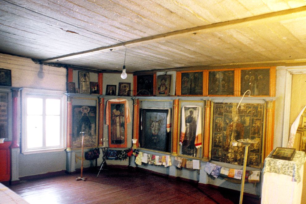 Pogost (one of 3 hamlets comprising village of Oshevensk)
Russia. Arkhangelsk Region. Kargopol District
Church of the Epiphany
Interior. Refrectory. Iconostasis
1998-02-28
© Photographs by William Brumfield