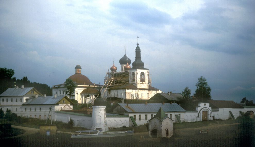 Goritsi
Russia. Vologda Region. Kirillovskii District
Goritskii-Resurrection convent
2007-07-14
© Photographs by William Brumfield