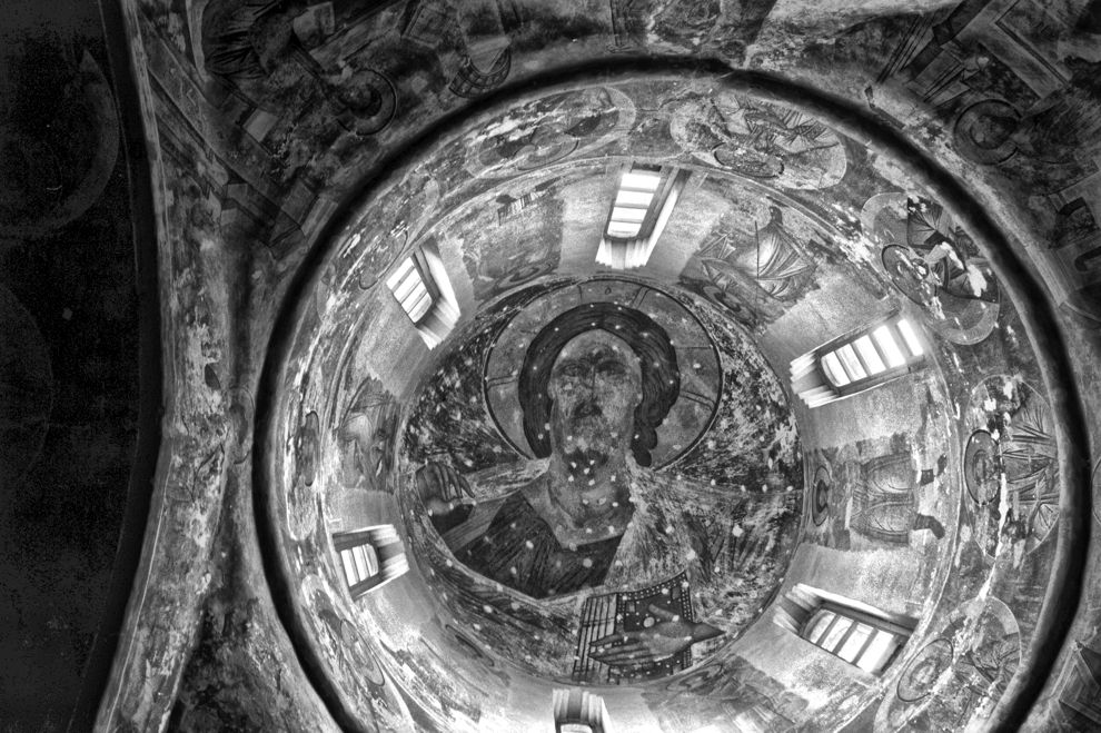 Ferapontovo
Russia. Vologda Region. Kirillovskii District
Ferapontov Monastery of Nativity of the Mother of God
Cathedral of Nativity of the Virgin
Interior. Cupola
1995-08-10
© Photographs by William Brumfield