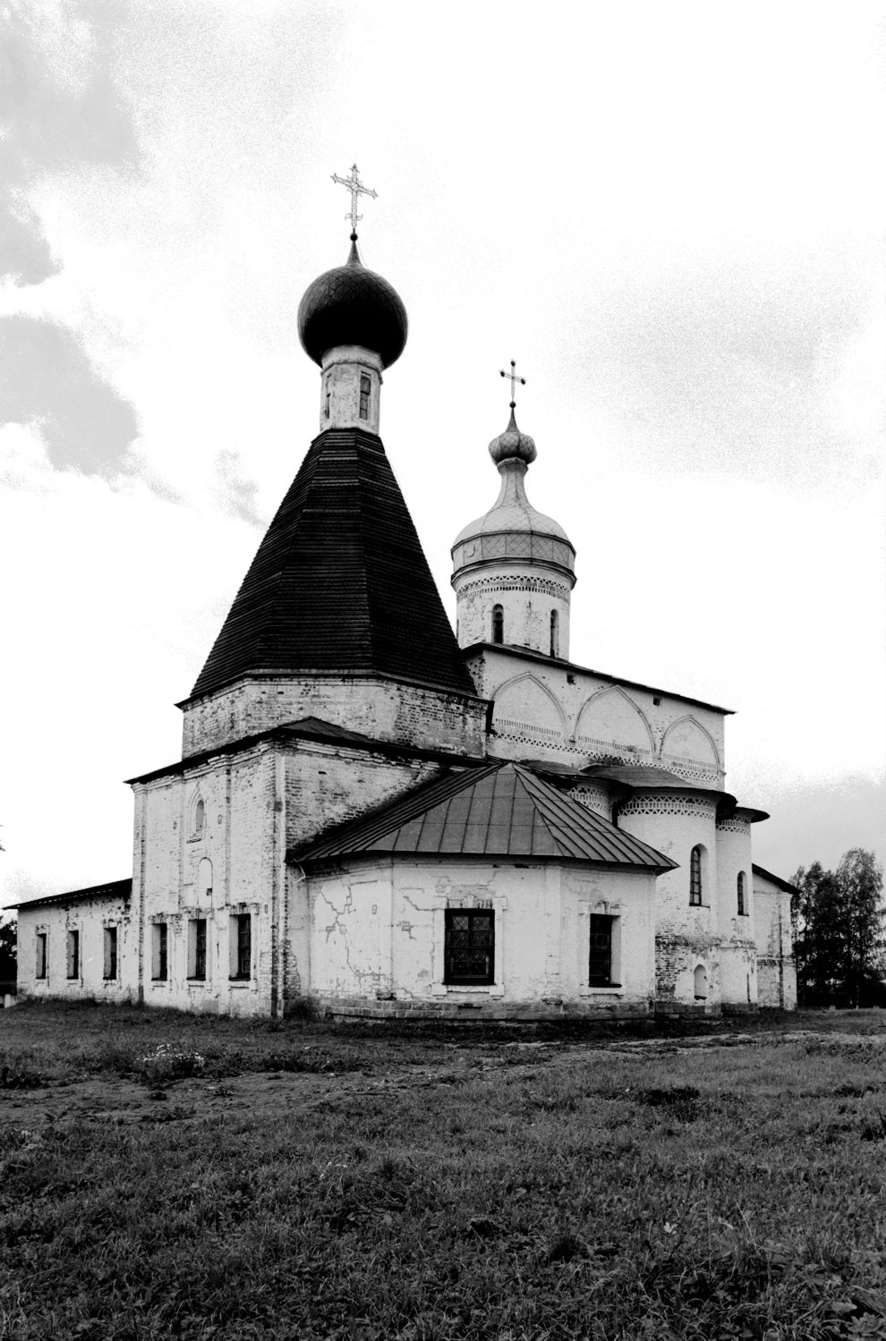 Ферапонтово, с.
Россия. Вологодская обл.. Кирилловский р-н
Ферапонтовский Богородице-Рождественский монастырь
Церковь преподобного Мартиниана
1995-08-10
© Фотографии Уильяма Брумфилда