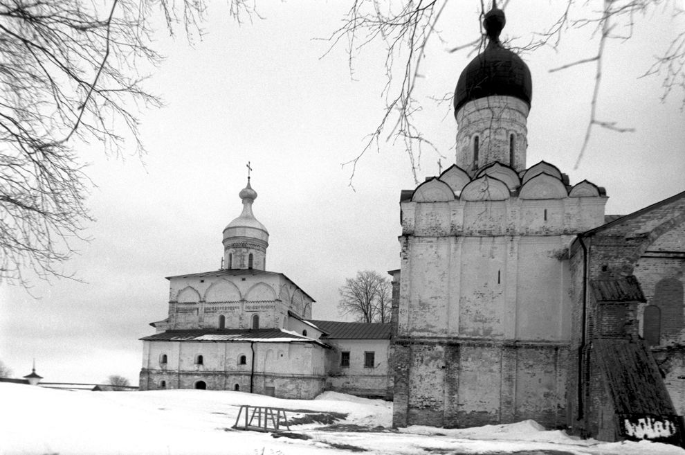 Ferapontovo
Russia. Vologda Region. Kirillovskii District
Ferapontov Monastery of Nativity of the Mother of God
Refectory Church of Annunciation
2001-04-01
© Photographs by William Brumfield