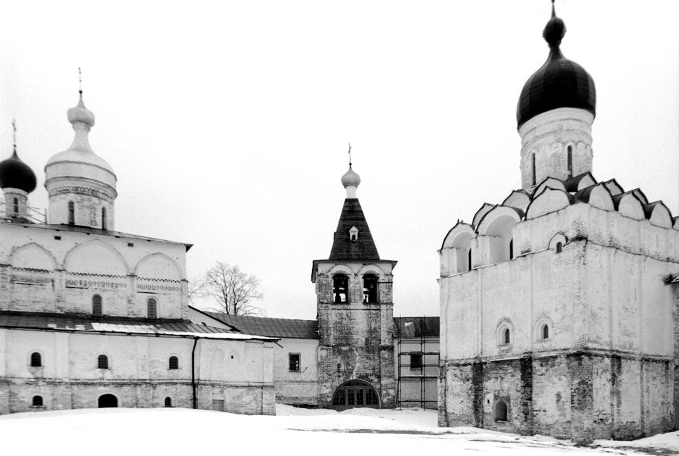 Ferapontovo
Russia. Vologda Region. Kirillovskii District
Ferapontov Monastery of Nativity of the Mother of God
2001-04-01
© Photographs by William Brumfield