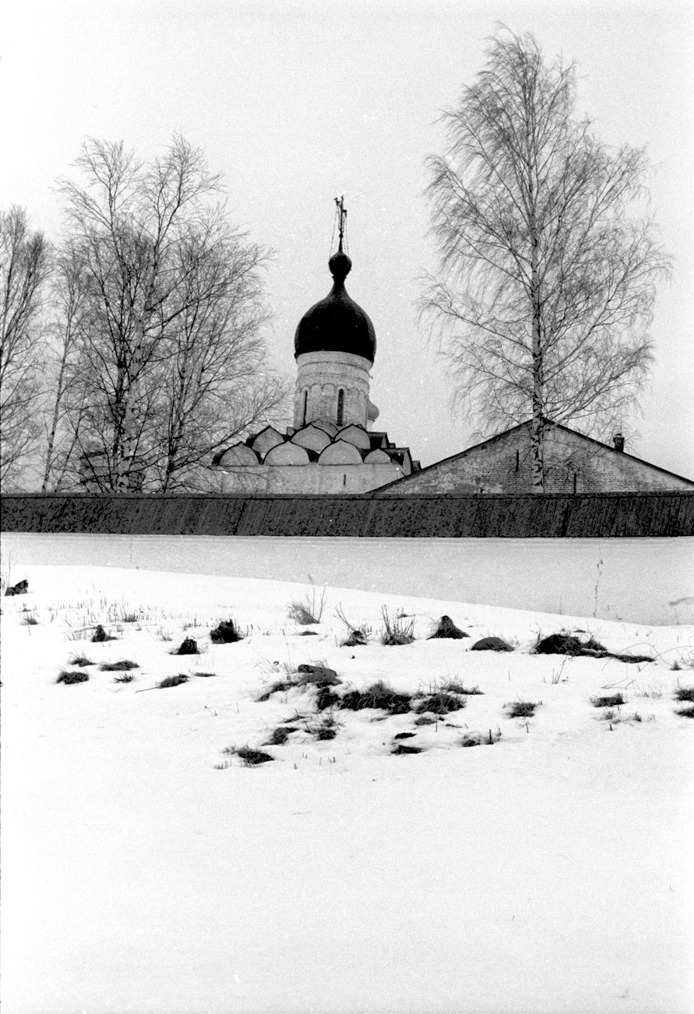 Ферапонтово, с.
Россия. Вологодская обл.. Кирилловский р-н
Ферапонтовский Богородице-Рождественский монастырь
Церковь Благовещения Пресвятой Богородицы с трапезной
2001-04-01
© Фотографии Уильяма Брумфилда