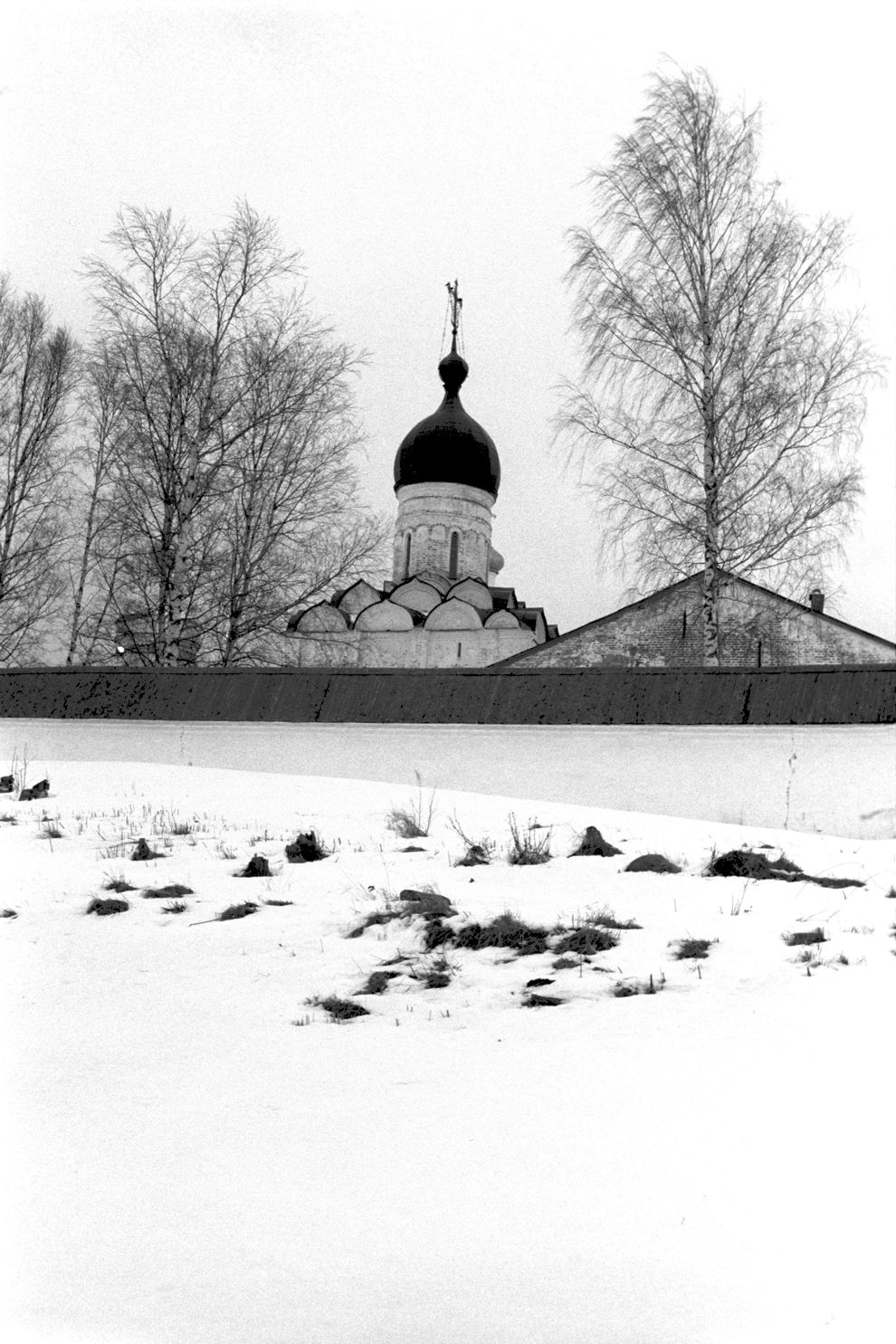 Ферапонтово, с.
Россия. Вологодская обл.. Кирилловский р-н
Ферапонтовский Богородице-Рождественский монастырь
Церковь Благовещения Пресвятой Богородицы с трапезной
2001-04-01
© Фотографии Уильяма Брумфилда