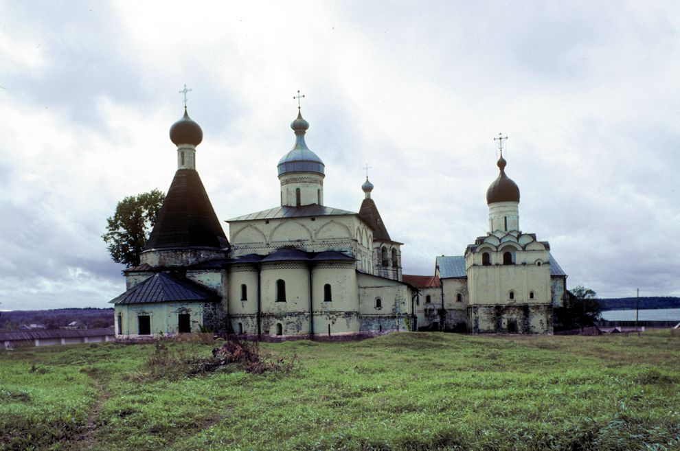 Ferapontovo
Russia. Vologda Region. Kirillovskii District
Ferapontov Monastery of Nativity of the Mother of God
1995-08-10
© Photographs by William Brumfield