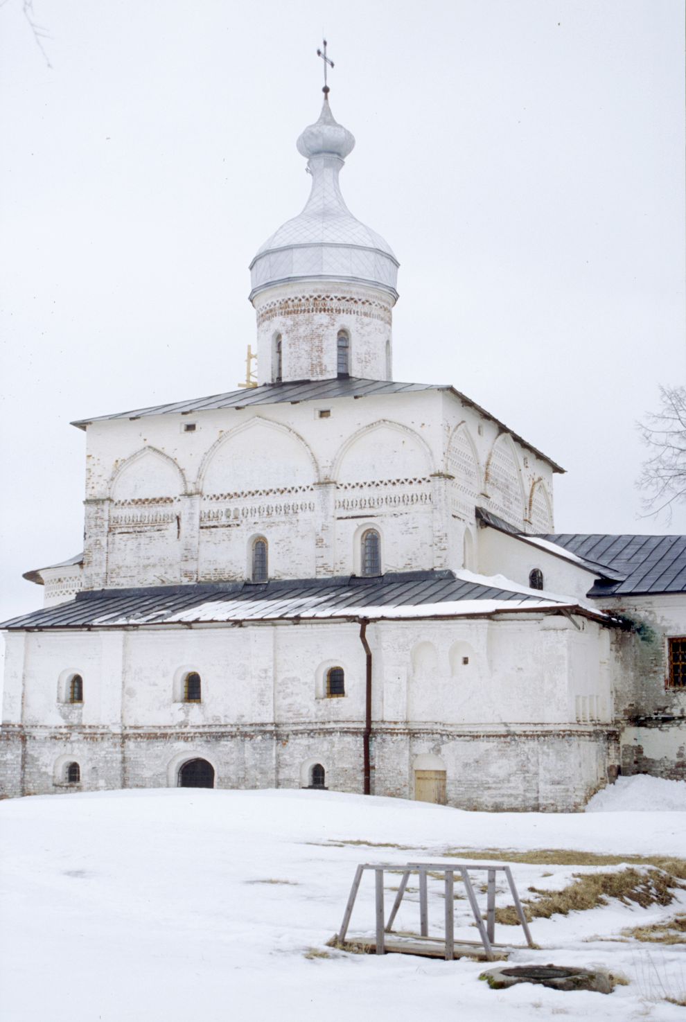 Ferapontovo
Russia. Vologda Region. Kirillovskii District
Ferapontov Monastery of Nativity of the Mother of God
Cathedral of Nativity of the Virgin
2001-04-01
© Photographs by William Brumfield