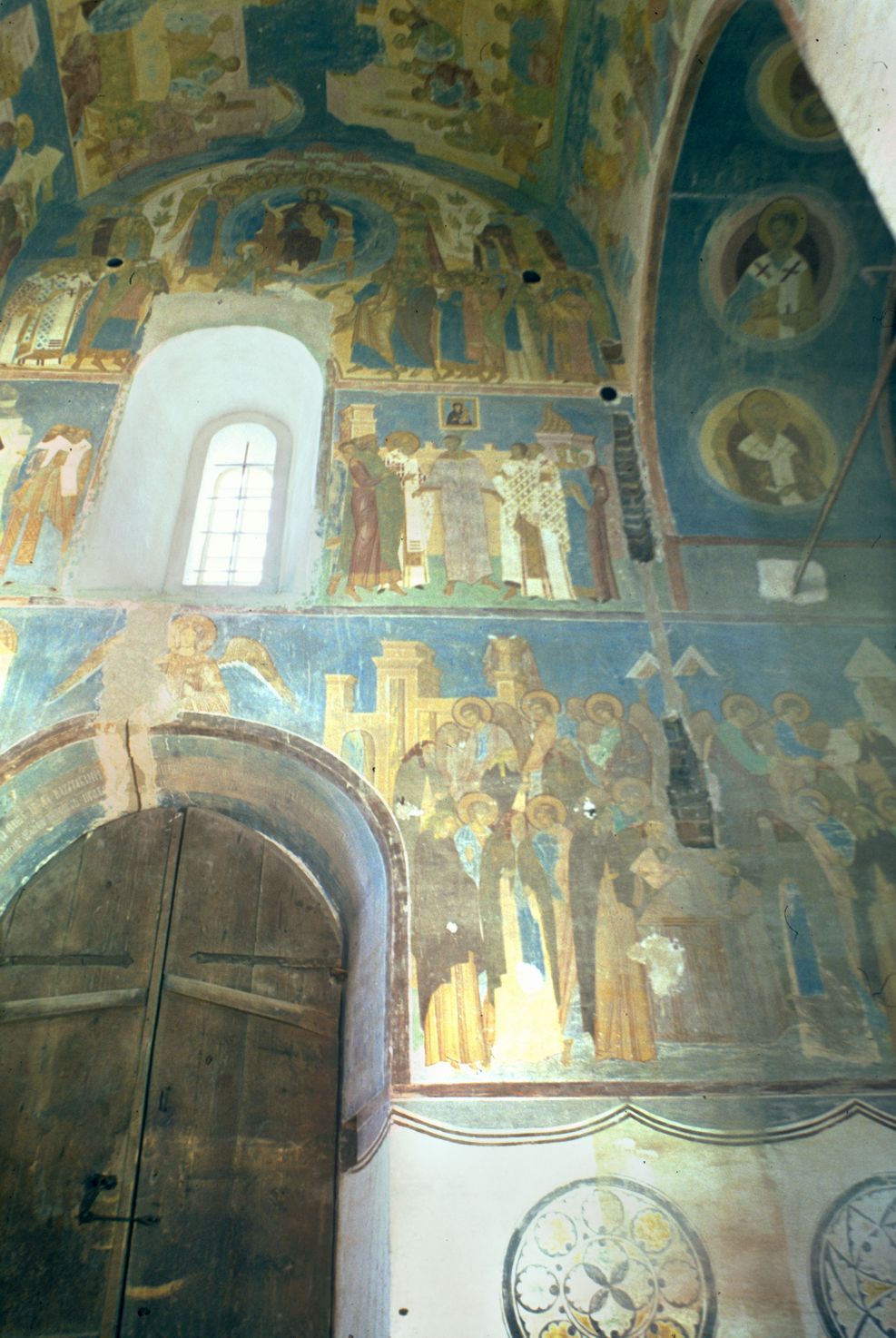 Ferapontovo
Russia. Vologda Region. Kirillovskii District
Ferapontov Monastery of Nativity of the Mother of God
Cathedral of Nativity of the Virgin
Interior. North bay
1998-08-02
© Photographs by William Brumfield