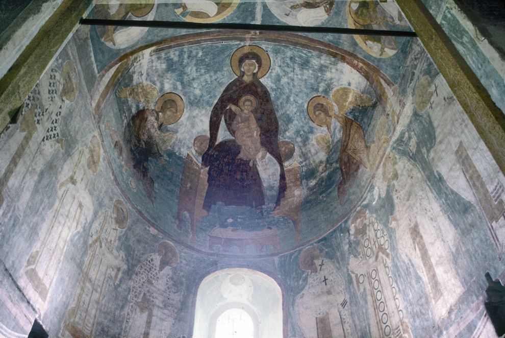 Ferapontovo
Russia. Vologda Region. Kirillovskii District
Ferapontov Monastery of Nativity of the Mother of God
Cathedral of Nativity of the Virgin
Interior. Main apse
1995-08-10
© Photographs by William Brumfield