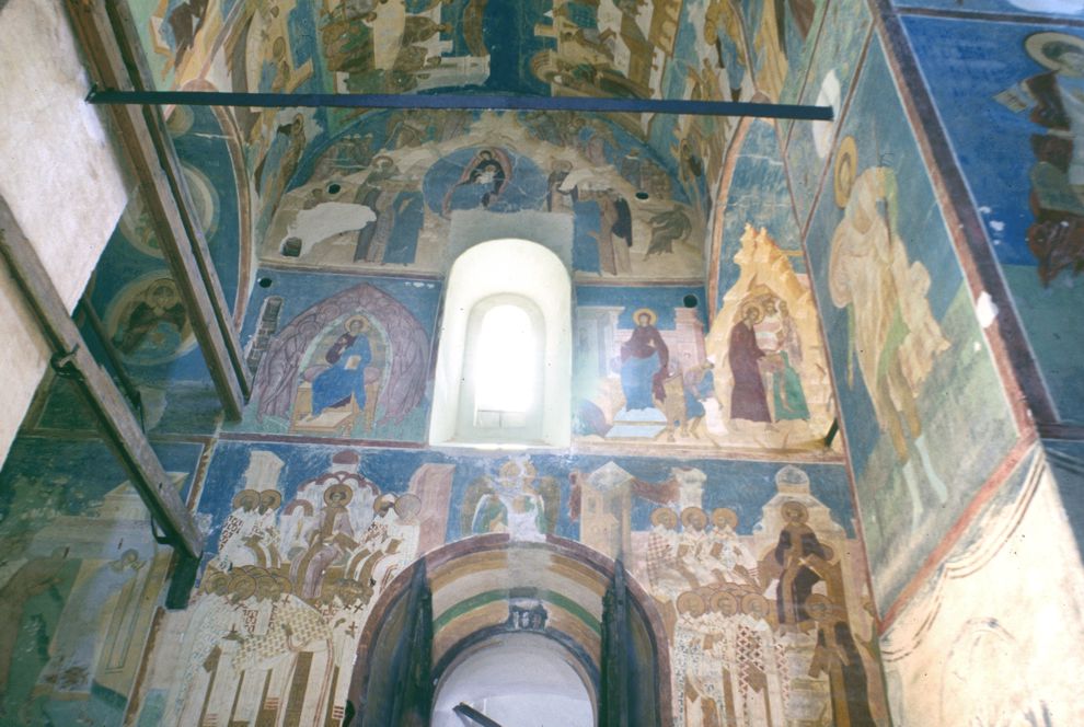 Ferapontovo
Russia. Vologda Region. Kirillovskii District
Ferapontov Monastery of Nativity of the Mother of God
Cathedral of Nativity of the Virgin
Interior. South bay
1998-06-07
© Photographs by William Brumfield