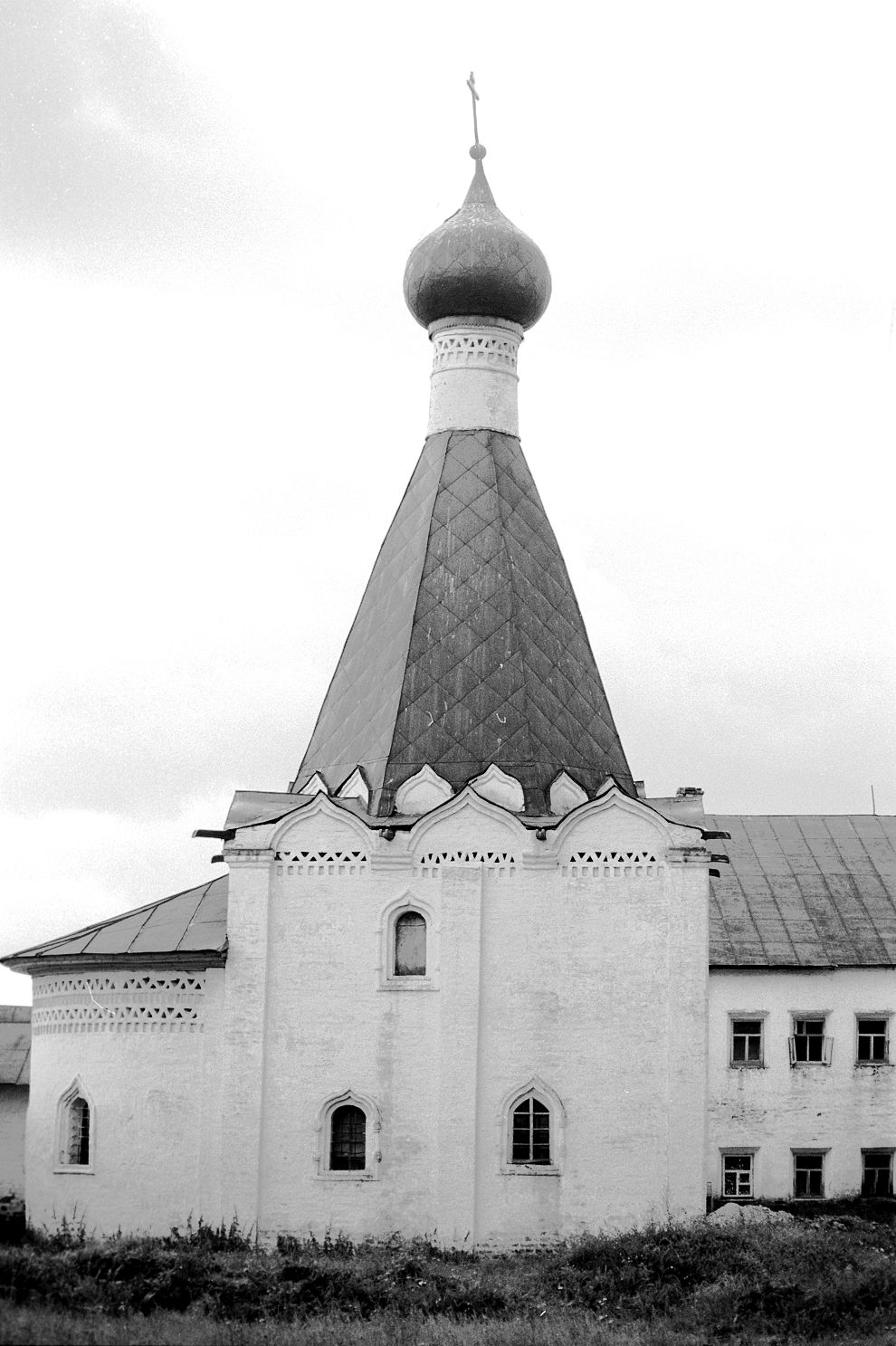 Kirillov
Russia. Vologda Region. Kirillovskii District
St. Kirill-Belozersk monastery
Cleric seminary
1991-08-08
© Photographs by William Brumfield