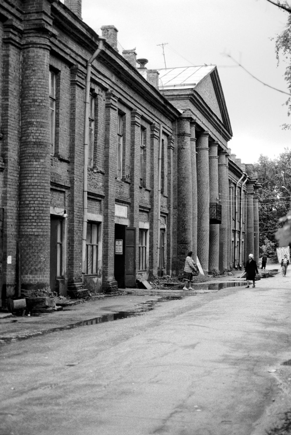 Кириллов, г.
Россия. Вологодская обл.. Кирилловский р-н
Народный дом
1991-08-08
© Фотографии Уильяма Брумфилда