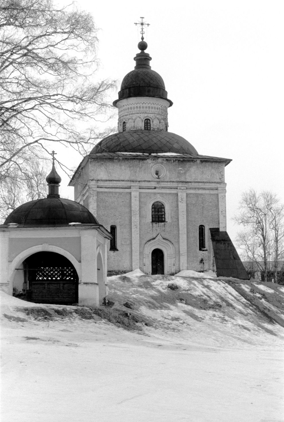 Kirillov
Russia. Vologda Region. Kirillovskii District
St. Kirill-Belozersk monastery
Church of John the Baptist
2001-04-01
© Photographs by William Brumfield