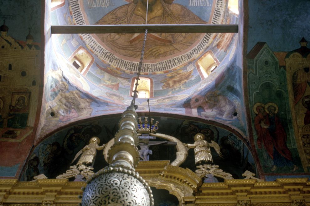 Kirillov
Russia. Vologda Region. Kirillovskii District
St. Kirill-Belozersk monastery
Cathedral of Dormition
Interior. Iconostasis. Upper part
2001-04-01
© Photographs by William Brumfield