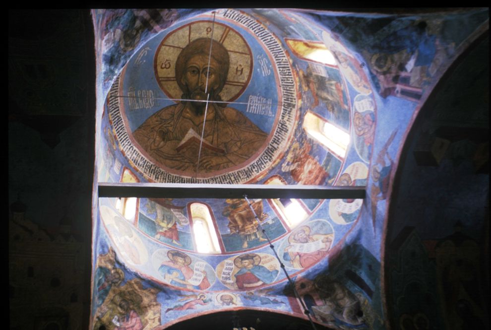 Kirillov
Russia. Vologda Region. Kirillovskii District
St. Kirill-Belozersk monastery
Cathedral of Dormition
Interior. Cupola
2001-04-01
© Photographs by William Brumfield