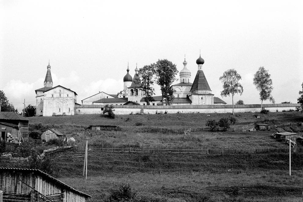 Ferapontovo
Russia. Vologda Region. Kirillovskii District
Ferapontov Monastery of Nativity of the Mother of God
1996-07-31
© Photographs by William Brumfield