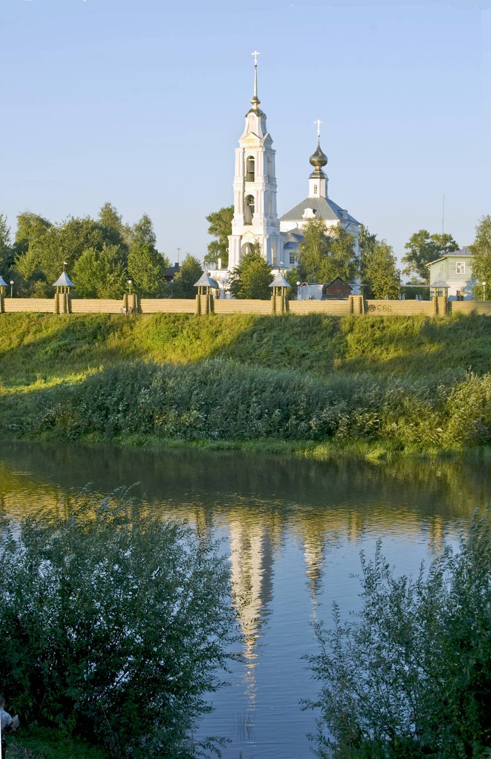 Bui
Russia. Kostroma Region. Buiskii District
Church of the ResurrectionPushkin street 27
2010-08-12
© Photographs by William Brumfield