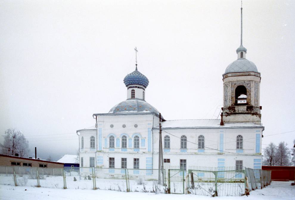 Сизьма, с. (Сиземский с-с)
Россия. Вологодская обл.. Шекснинский р-н
Церковь Николая Чудотворца
2006-12-30
© Фотографии Уильяма Брумфилда