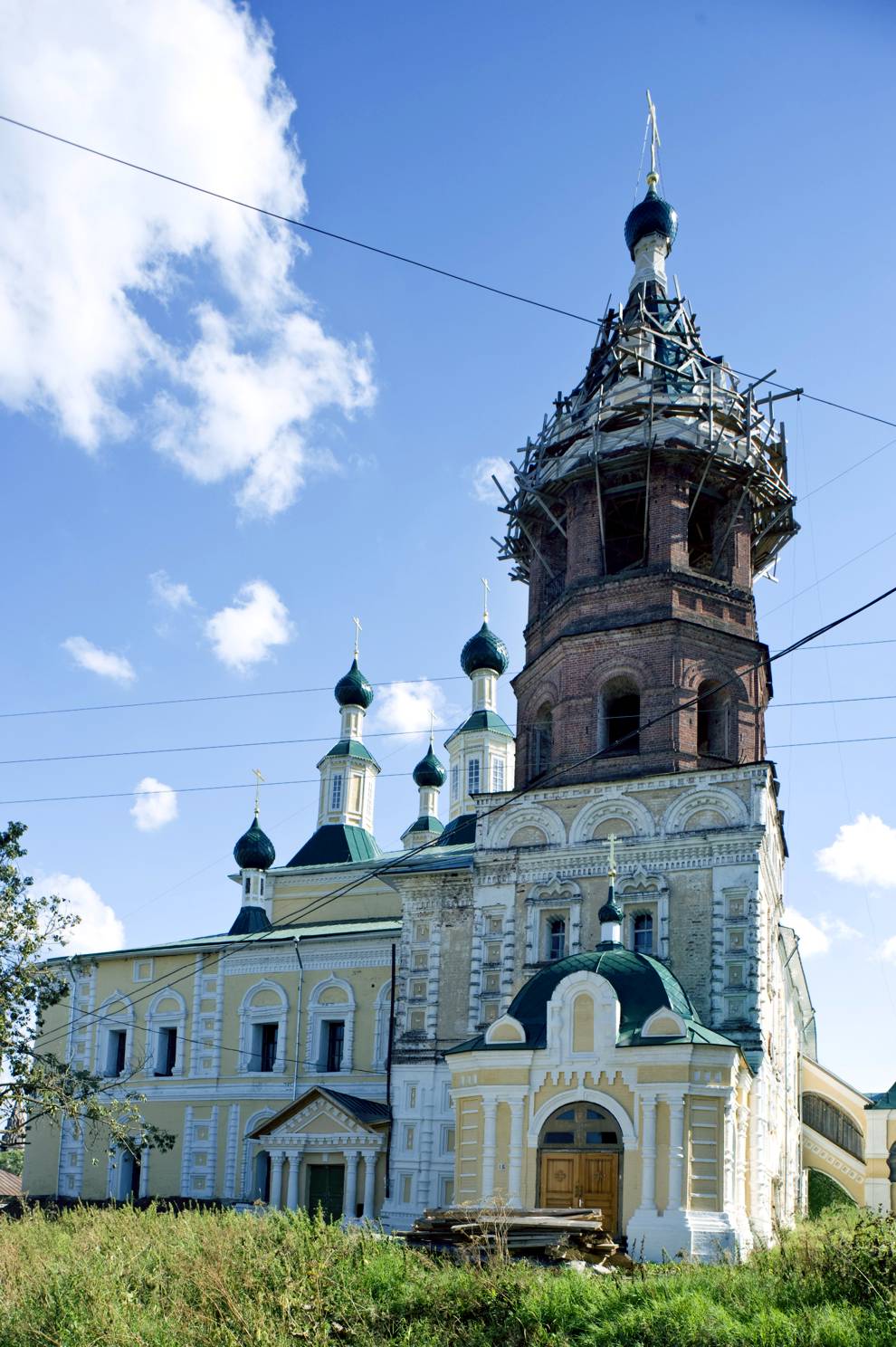 Soligalich
Russia. Kostroma Region. Soligalichskii District
Cathedral of Navitiy of the Mother of GodVyluzgina Street
2010-08-12
© Photographs by William Brumfield