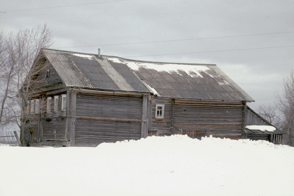 Nefedovskaya
Russia. Vologda Region. Vojega District
Log house
2001-04-02
© Photographs by William Brumfield