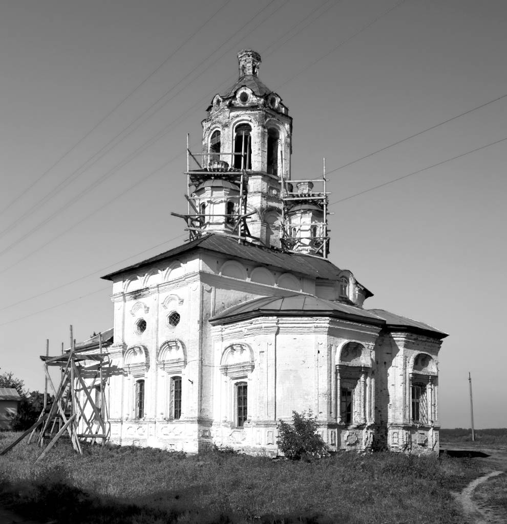 Любим, г.
Россия. Ярославская обл.. Любимский р-н
Церковь Тихвинской иконы Божией МатериКрасноармейская ул. 6
2010-08-12
© Фотографии Уильяма Брумфилда